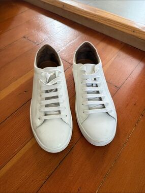 Women’s banana republic leather sneakers